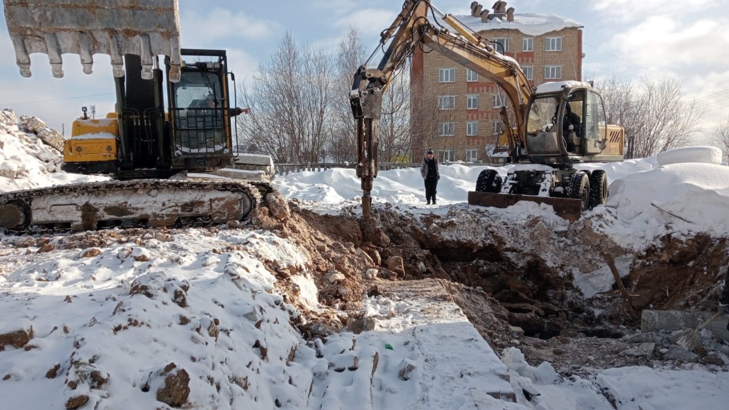 В Усть-Куломе разбирают дом для переселенцев из-за дефектов фундамента