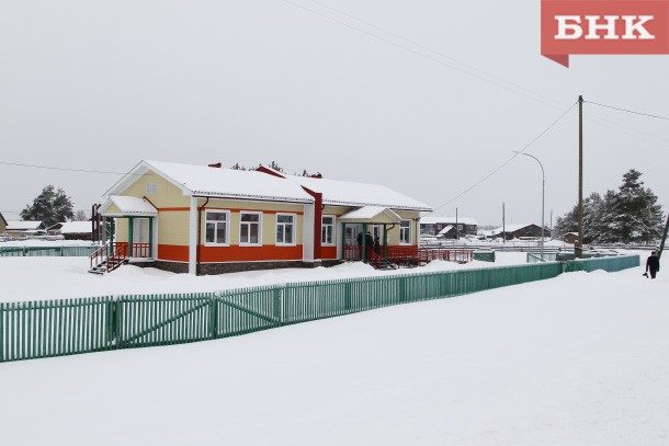 В корткеросском поселке заработал ФАП, который строили с 2015 года 