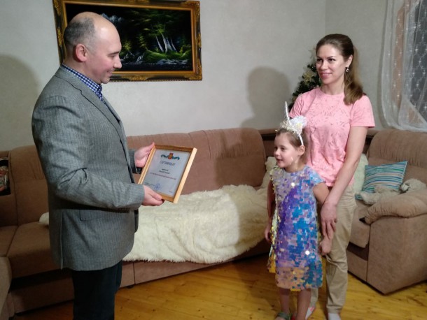 «Мечтай со мной»: первый заветный подарок получила пятилетняя Лиза Павлова