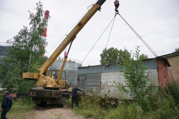 Еще два двора в Сыктывкаре частично освободили от гаражей