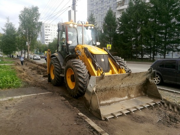 На одной из главных улиц Сыктывкара начали обновлять тротуар