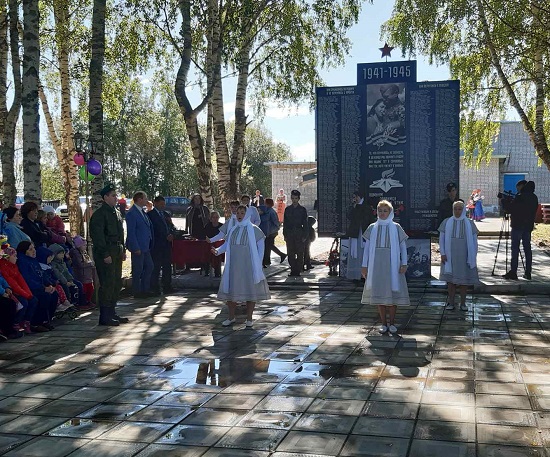 В Корткеросском районе открылся мемориал памяти погибших и вернувшихся с войны односельчан