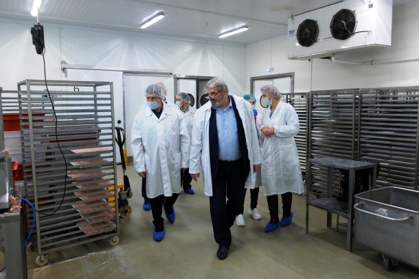 Министр сельского хозяйства Коми Денис Шаронов посетил птицефабрику «Зеленецкая»