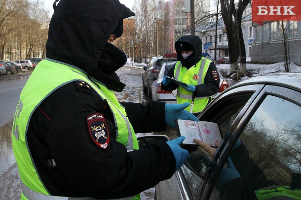 В Усть-Вымском районе разыскивают водителя, который сбил ребенка