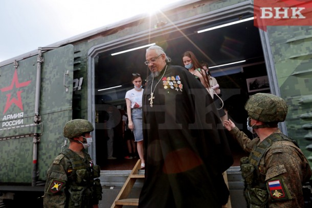 В Сыктывкар прибыл военный «музей на колесах»  