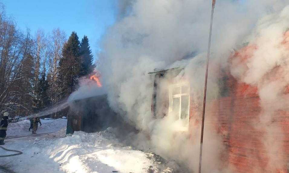Названа предварительная причина пожара в школе села Грива