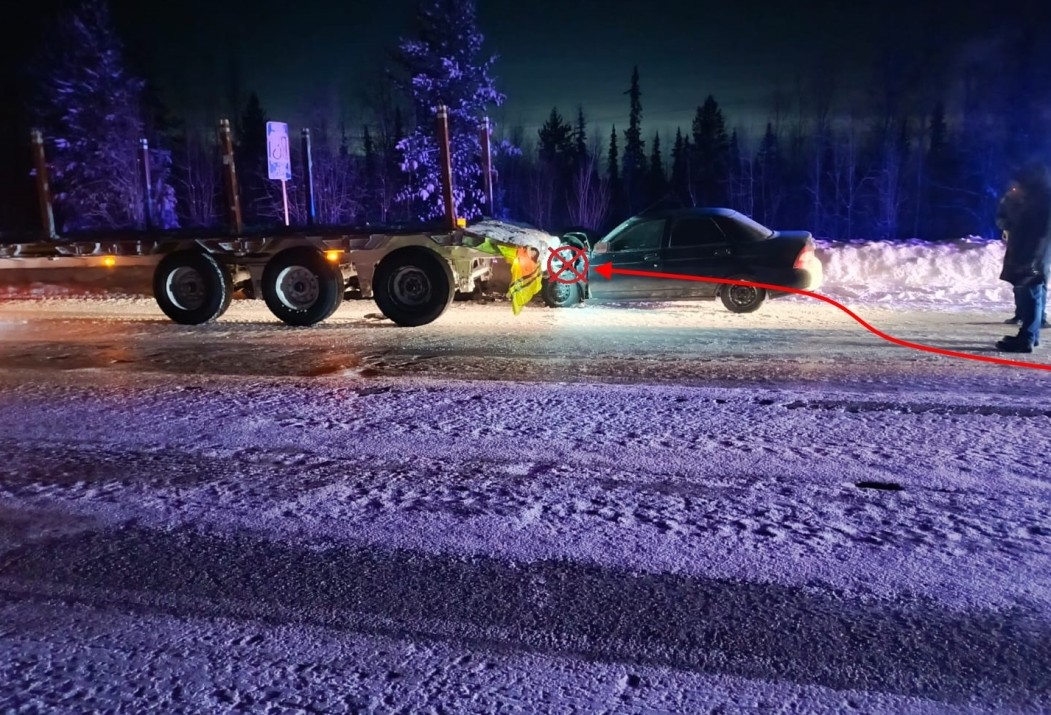 В Усинске легковушка врезалась в прицеп