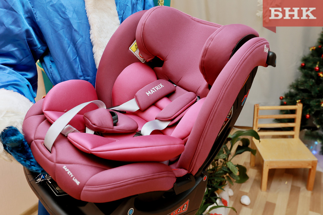 Штрафы за перевозку детей без автокресла выросли до 200 тысяч рублей