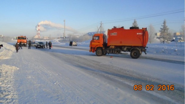 В Усинске столкнулись КАМАЗ и Toyota