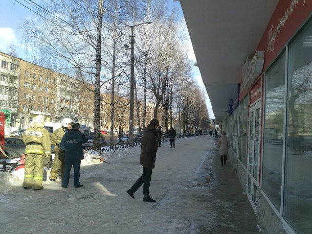 В Сыктывкаре оцепили отделение банка из-за забытого пакета