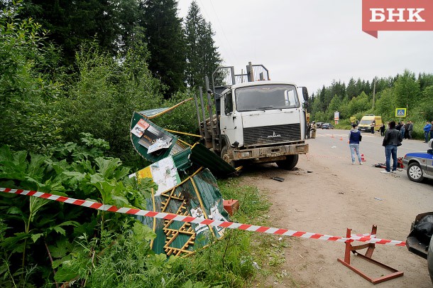 К пяти годам колонии приговорен в Сыктывкаре водитель грузовика, по чьей вине погибли три человека