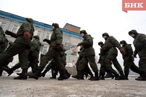 Двое эжвинцев предстанут перед судом за уклонение от военной службы