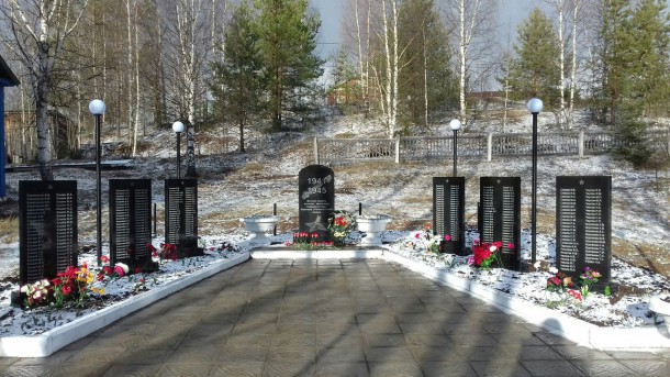 В Шошке открыли памятник, восстановив имена более 100 погибших и пропавших фронтовиков