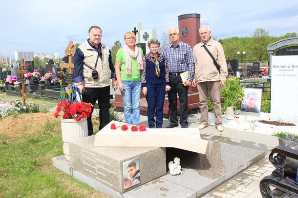 Коми землячество в Москве облагородило могилы уроженцев региона