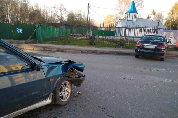В столице Коми по вине неопытного водителя пострадала несовершеннолетняя девушка