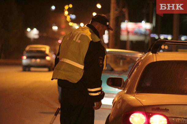 В Сыктывкаре разыскивают водителя Opel, который сбил ребенка и уехал