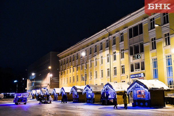 Фотофакт: «На Стефановской площади заработали главные часы Коми»