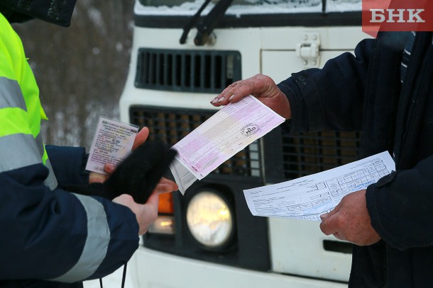 Более 17 тыс сыктывкарцев получили водительские права через Госуслуги