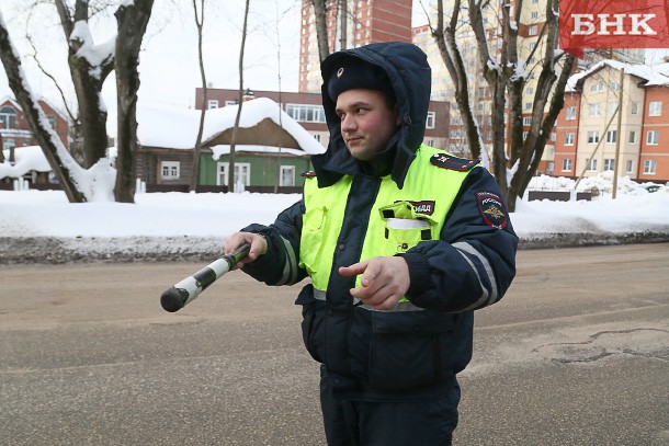 Безответственный таксист в Сыктывкаре попал на штраф в три тысячи рублей 