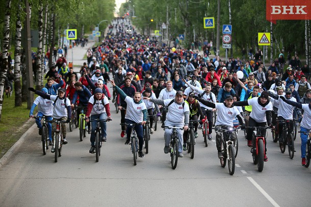Сыктывкарская «Велоночь-2019»: тысячи колес и финиш под радугой