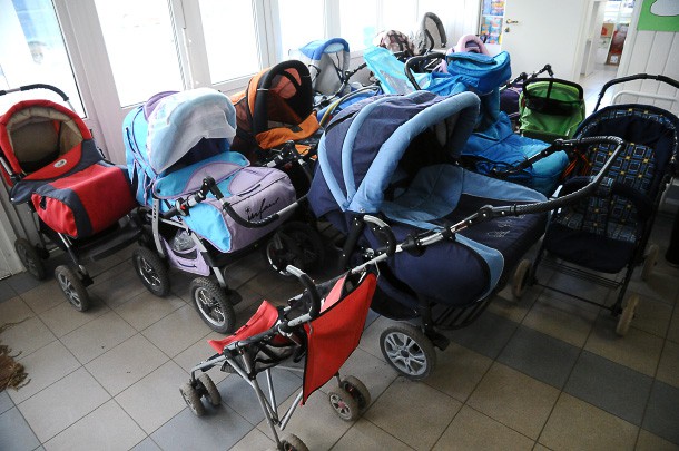 Детские  пособия для малообеспеченных семей увеличат до 10 тысяч рублей