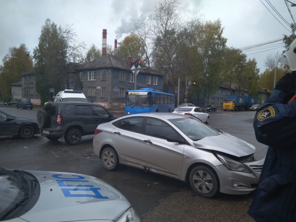 В Сыктывкаре в ДТП попала машина скорой