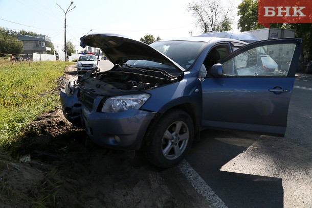 В ГИБДД назвали дни, когда в Сыктывкаре чаще всего происходят ДТП