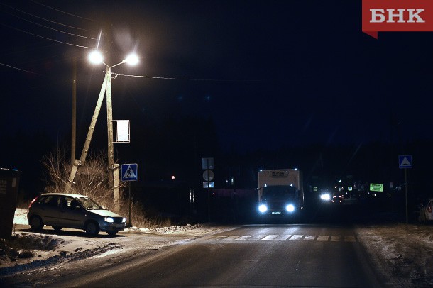 В Коми ожидают сильный ветер, гололед и плохую видимость на дорогах