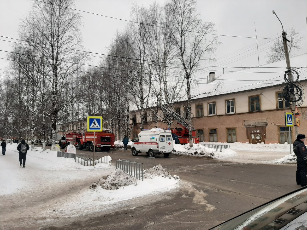 В Ухте тушат расселенный барак « БНК