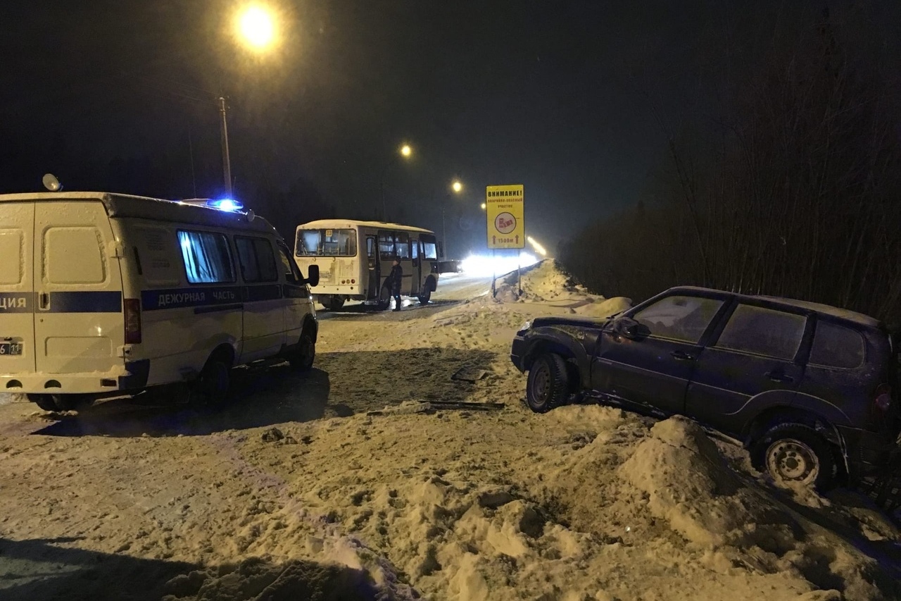 В Сыктывкаре «Нива» столкнулась с автобусом, погиб пожилой мужчина « БНК