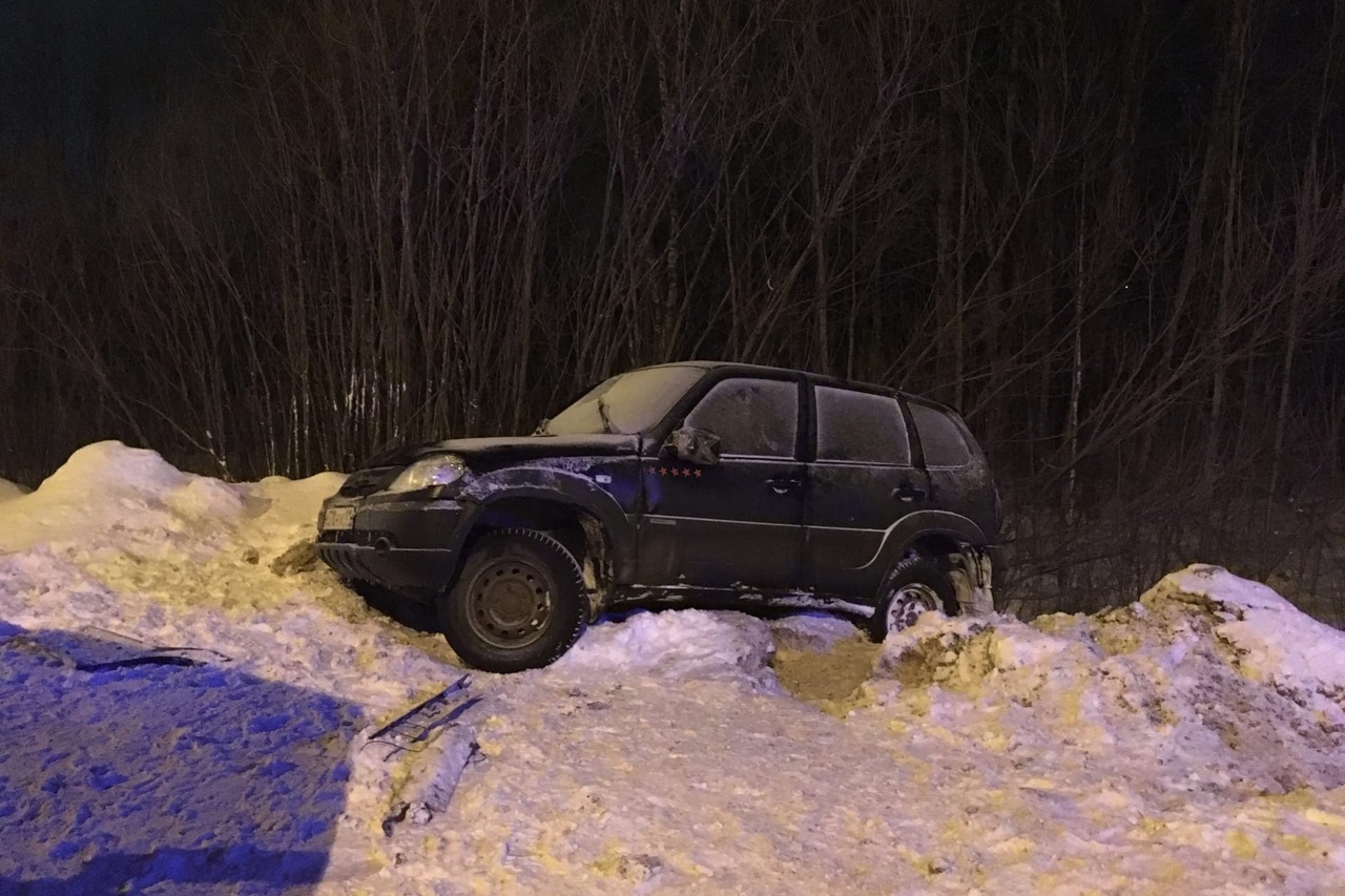 В Сыктывкаре «Нива» столкнулась с автобусом, погиб пожилой мужчина « БНК