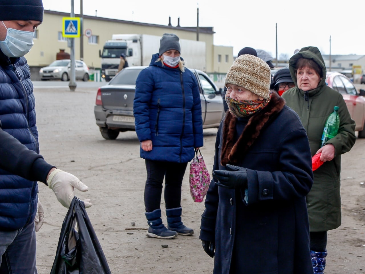 Как во время пандемии волонтеры помогают сыктывкарцам « БНК