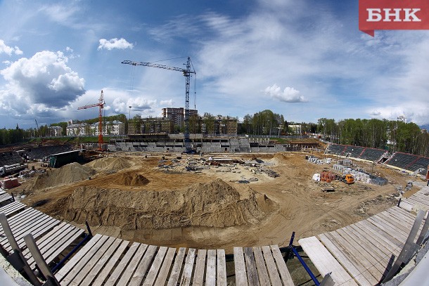 Фоторепортаж БНК: как проходит реконструкция стадиона в Сыктывкаре
