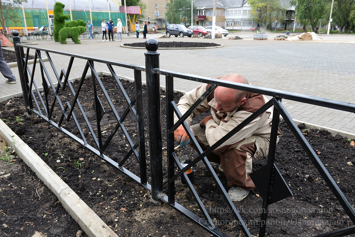 На площади Гагарина в Сосногорске поселили зеленых медведей « БНК