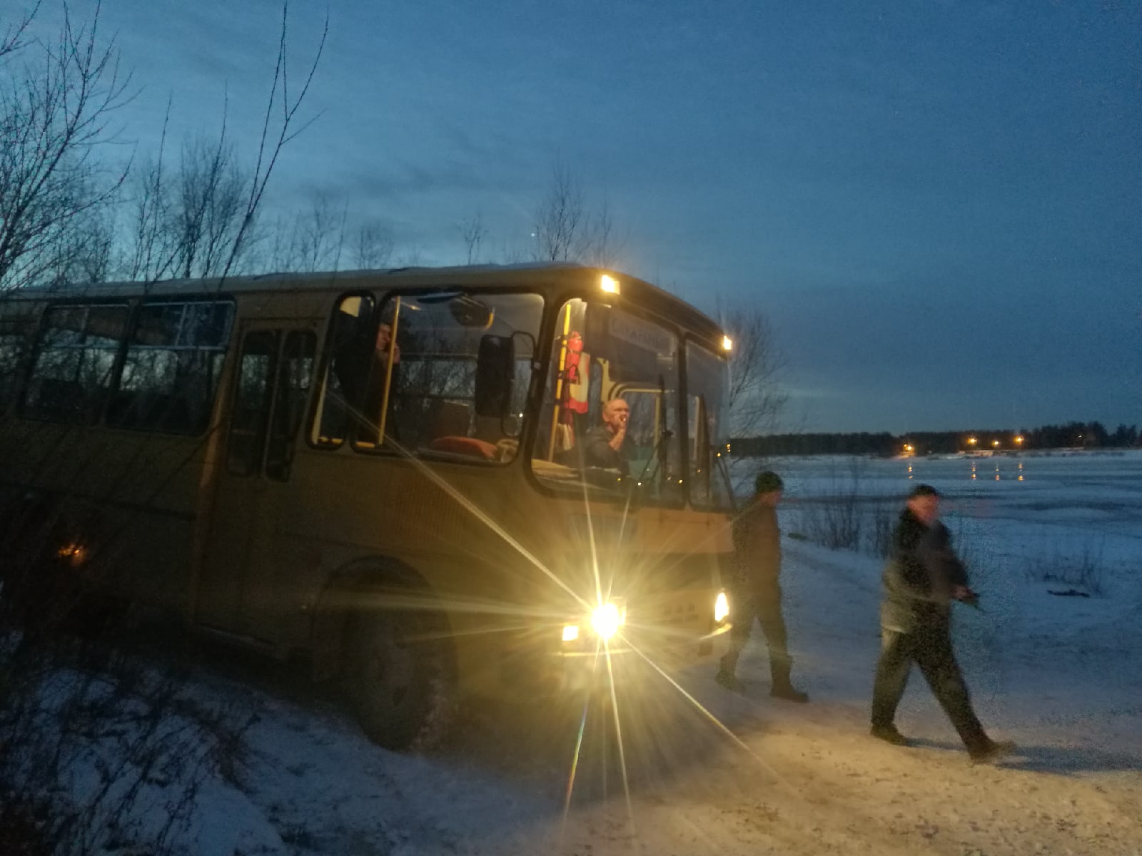 В Сыктывкаре на переправе появились автобусы для ожидания « БНК