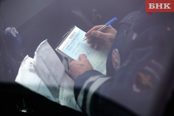 Под Усинском столкнулись две иномарки