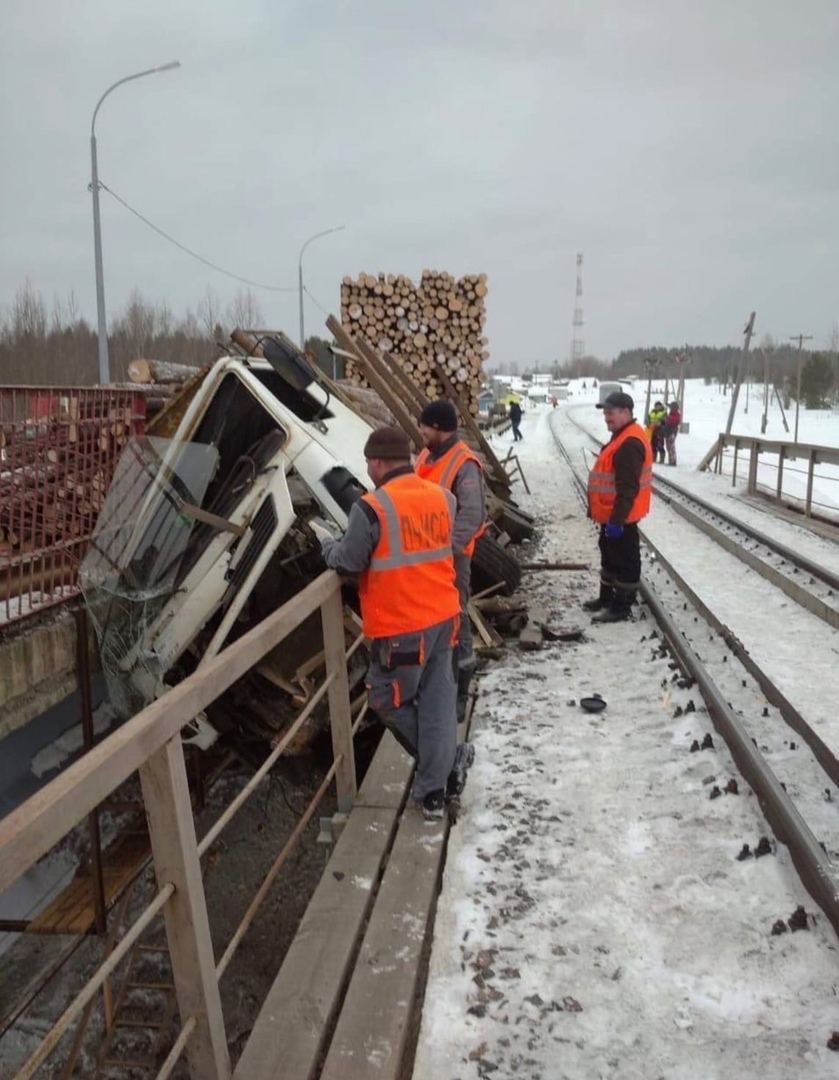 мост через вычегду в малой слуде