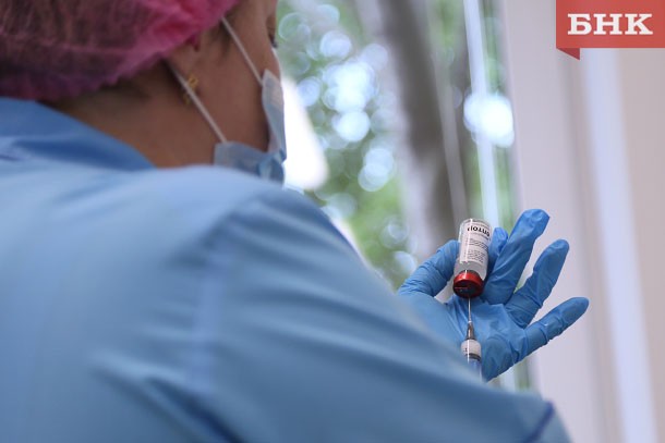 Власти допустили введение в России обязательной вакцинации от коронавируса