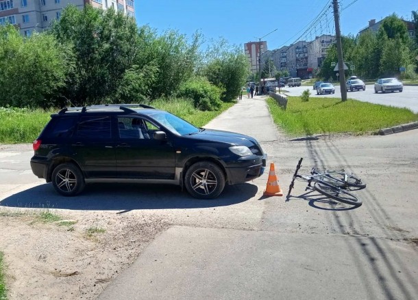 В Сыктывкаре сбили подростка на велосипеде