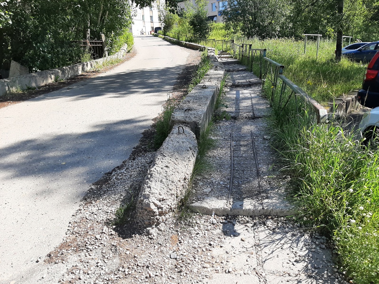 В Ухте самая опасная лестница ведет к роддому | 22.07.2021 | Ухта -  БезФормата