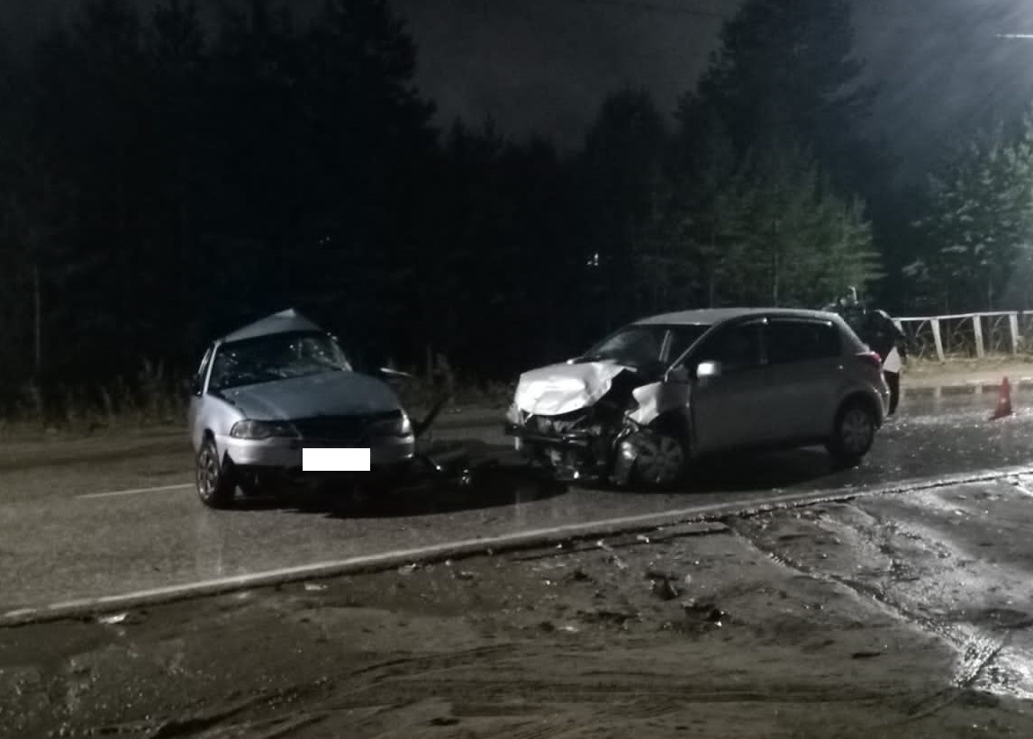 В Печоре инструктор по вождению и его студентка попали в ДТП « БНК