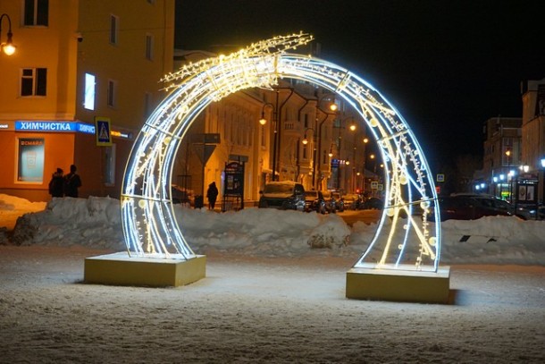 В Сыктывкаре появилась новогодняя светодиодная арка