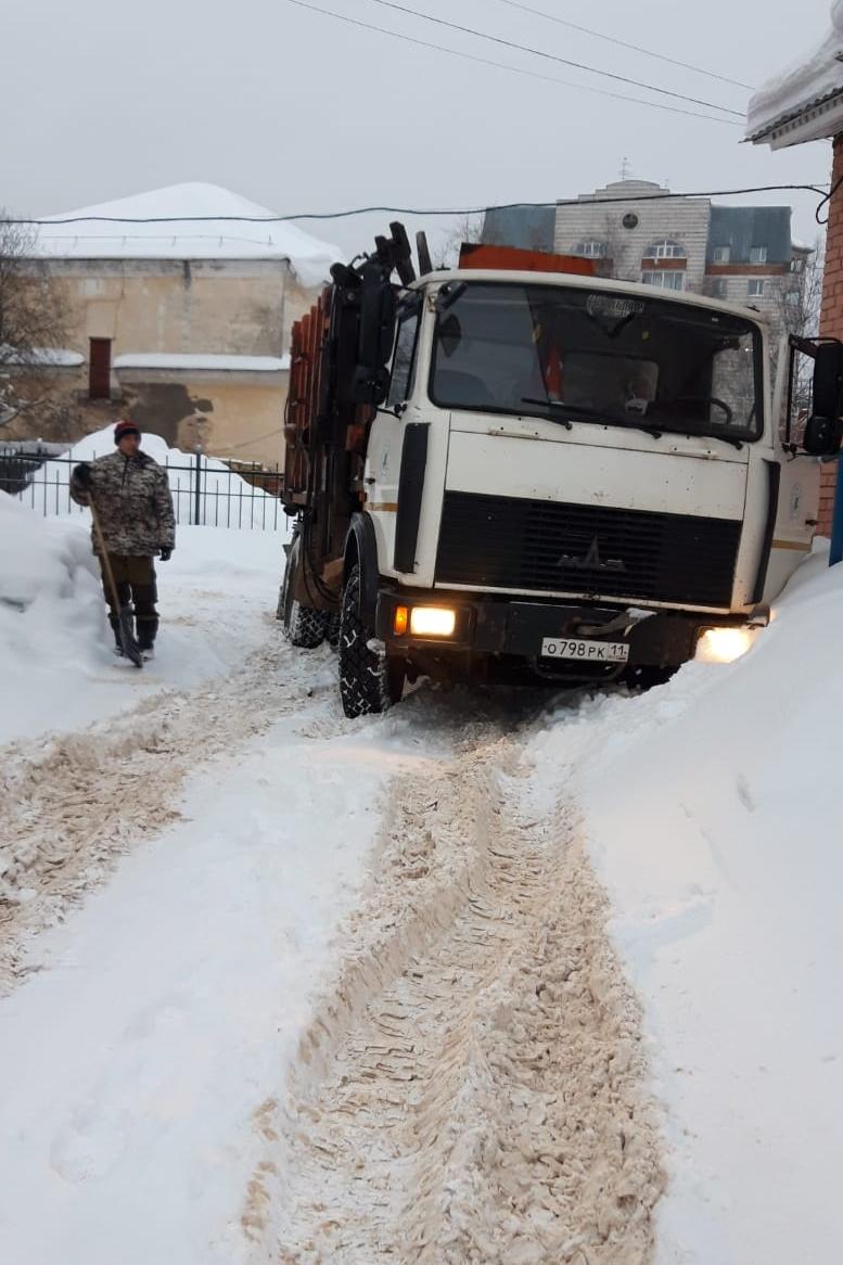 Погода снова мешает вывозу мусора в городах и районах Коми « БНК