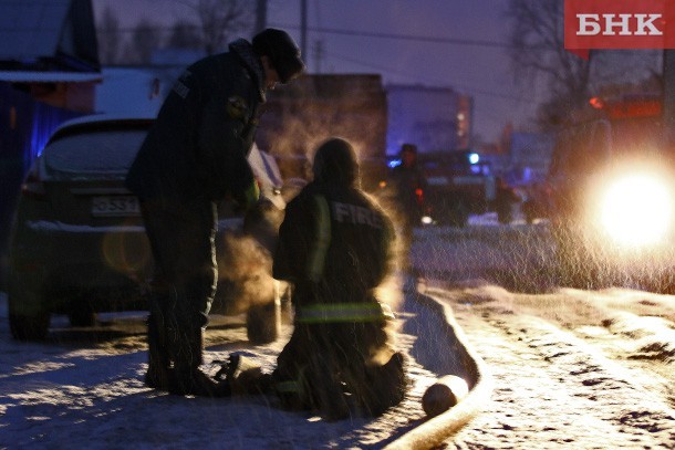 На пожаре в Воркуте спасли двух человек