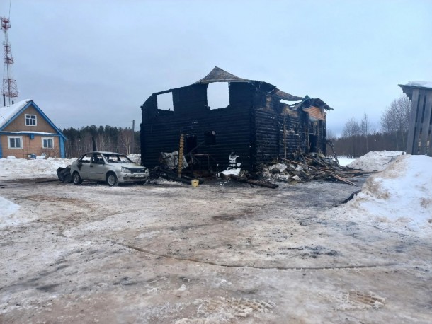 В Сыктывдинском районе собирают деньги для многодетных погорельцев