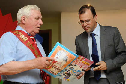 KAB_4250.jpg KAB_4250.jpg