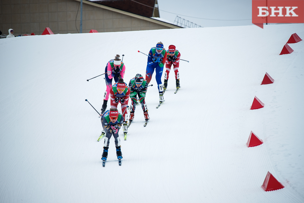 Лыжная гонка вероятность 13 5. Лыжные гонки Чемпионат России. Чемпионат России по лыжным гонкам в Сыктывкаре. Финиш гонки на 15км лыжи. Сыктывкар лыжный стадион.