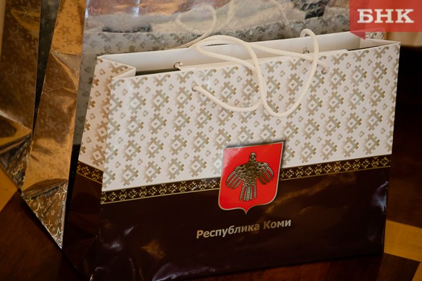 В Коми пять многодетных семей получат по 100 тысяч рублей