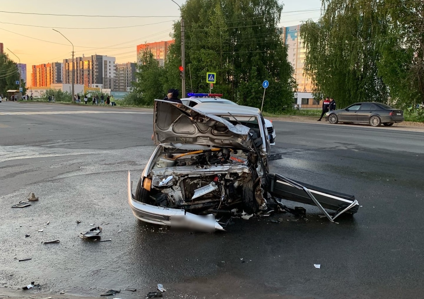 В Сыктывкаре возле ТЦ «Макси» столкнулись два автомобиля « БНК