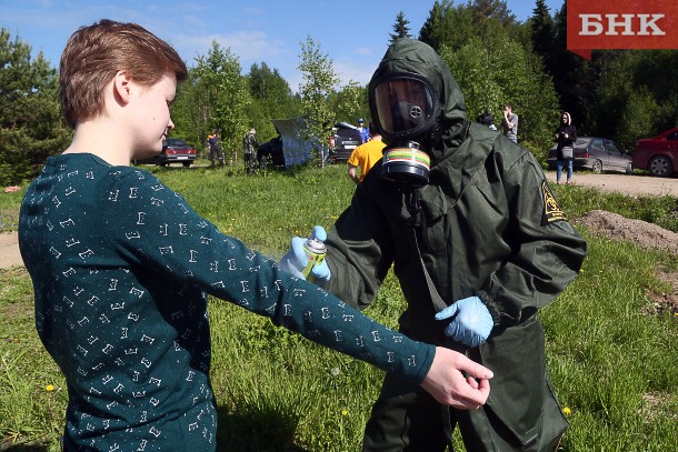 В Роспотребнадзоре Коми рассказали, где людей чаще всего кусают клещи